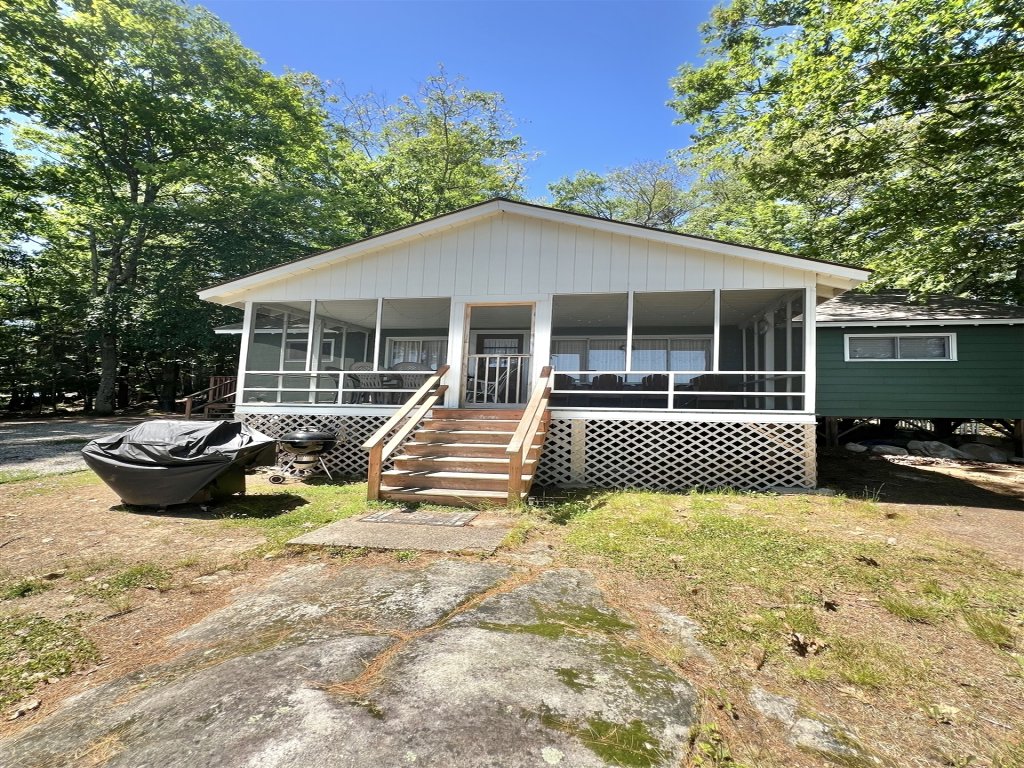PLACYD PINES  LIMIT 8 Vacation Rental in Maine - RedAwning