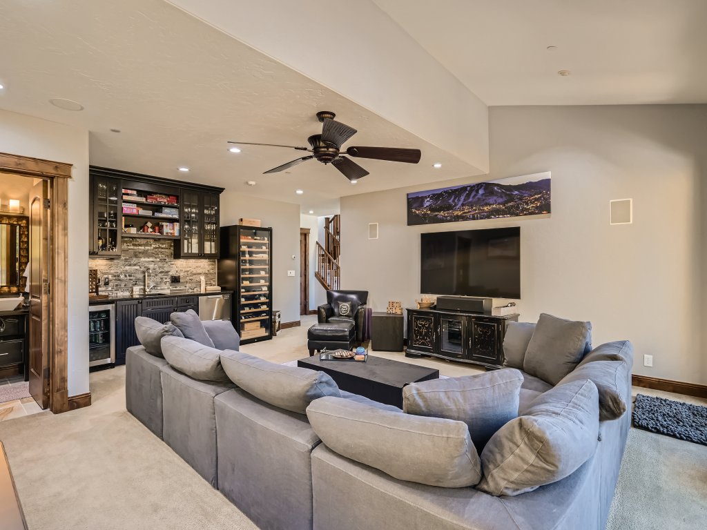 4418 Columbine Drive Vacation Rental in Vail - RedAwning