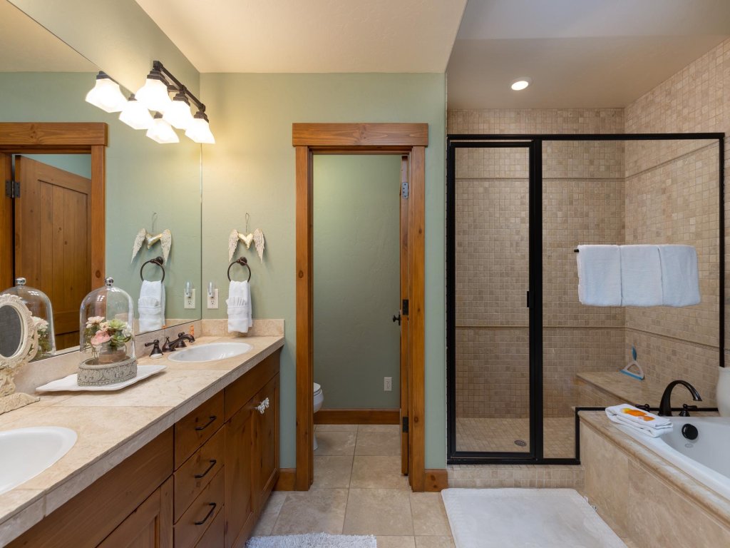 45 Thackwell Lane Vacation Rental in Keystone - RedAwning