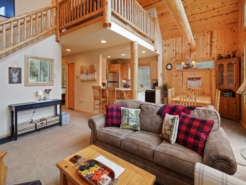Deer Park Cabin Vacation Rental in Redmond - RedAwning