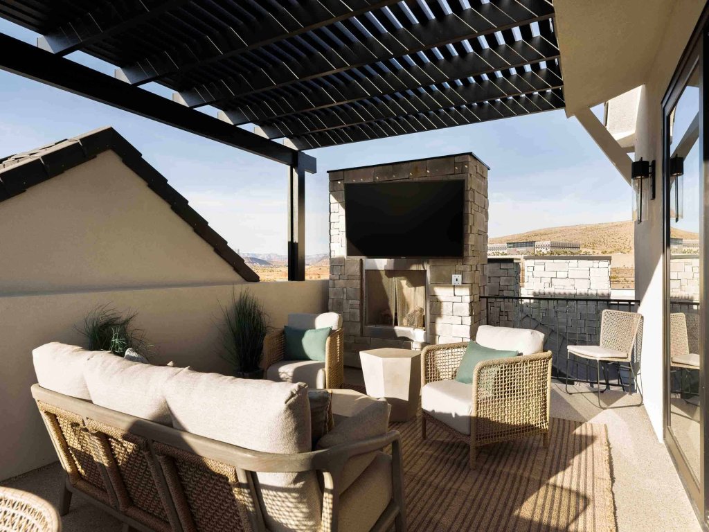 Designer Digs Vacation Rental in St. George - RedAwning
