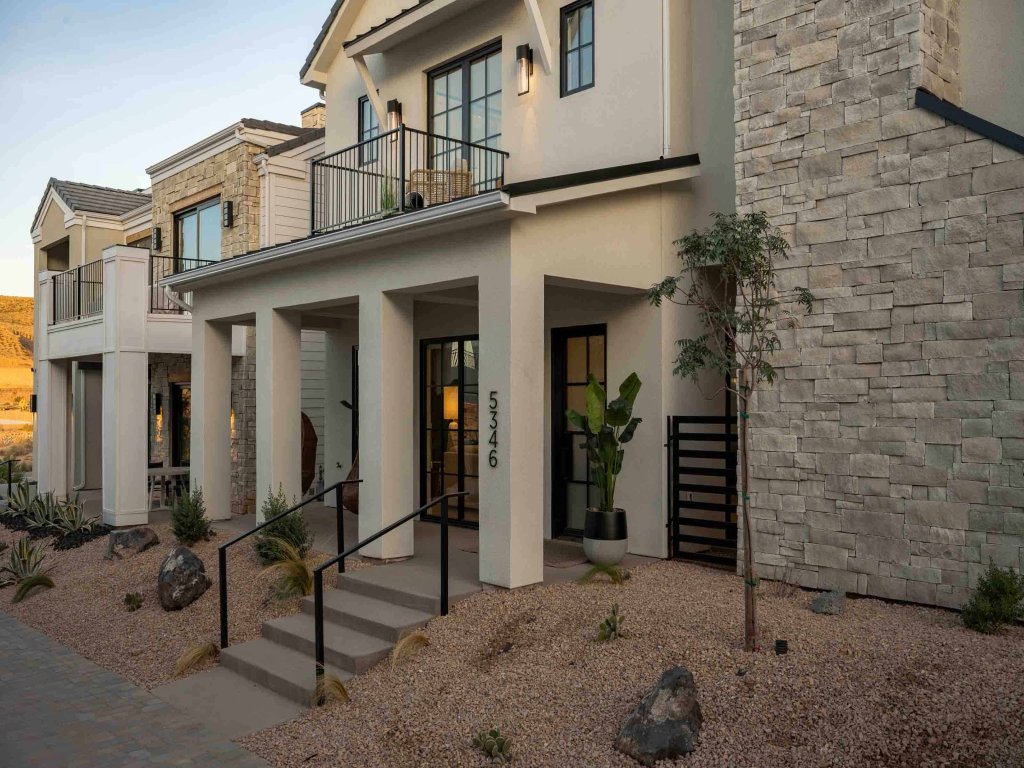 Designer Digs Vacation Rental in St. George - RedAwning