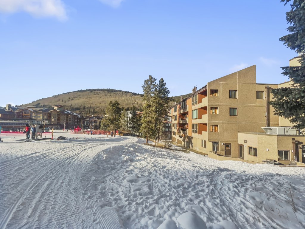 SL299 Spruce Lodge 2Br 2Ba Vacation Rental in Copper Mountain - RedAwning