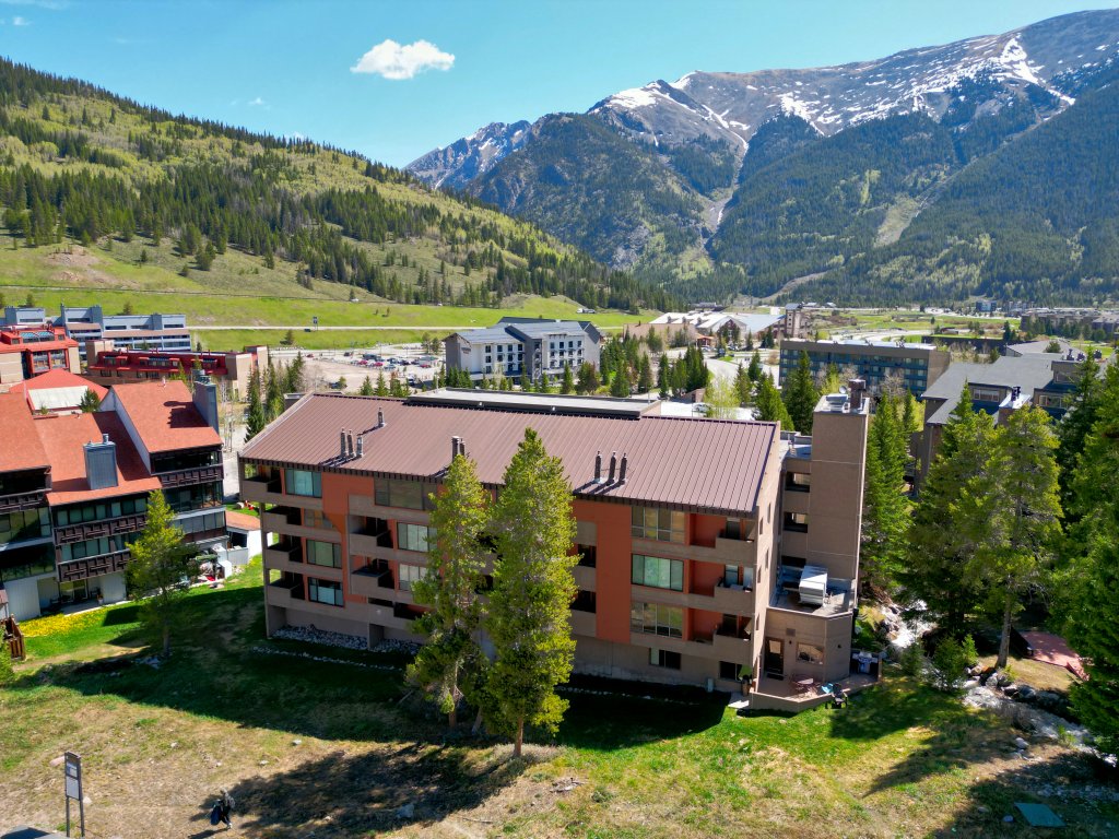 SL299 Spruce Lodge 2Br 2Ba Vacation Rental in Copper Mountain - RedAwning