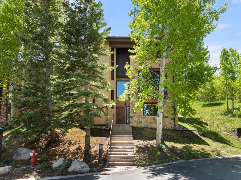 Stylist Corner Unit with Prime Ski Access and View Vacation Rental in Snowmass Village - RedAwning