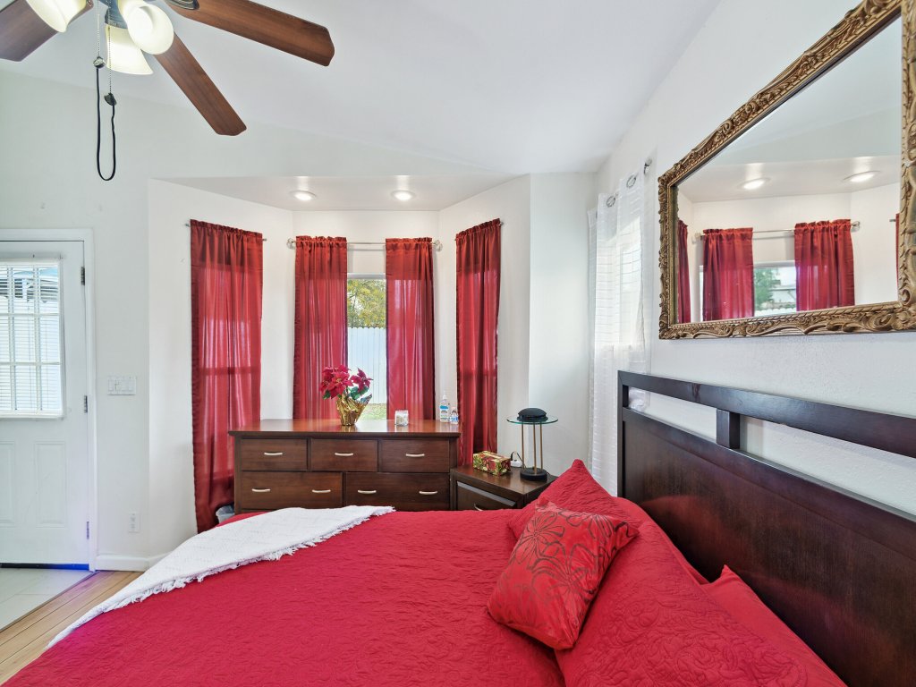 3 Bedroom Pool Home in Lake Elsinore Vacation Rental in California - RedAwning