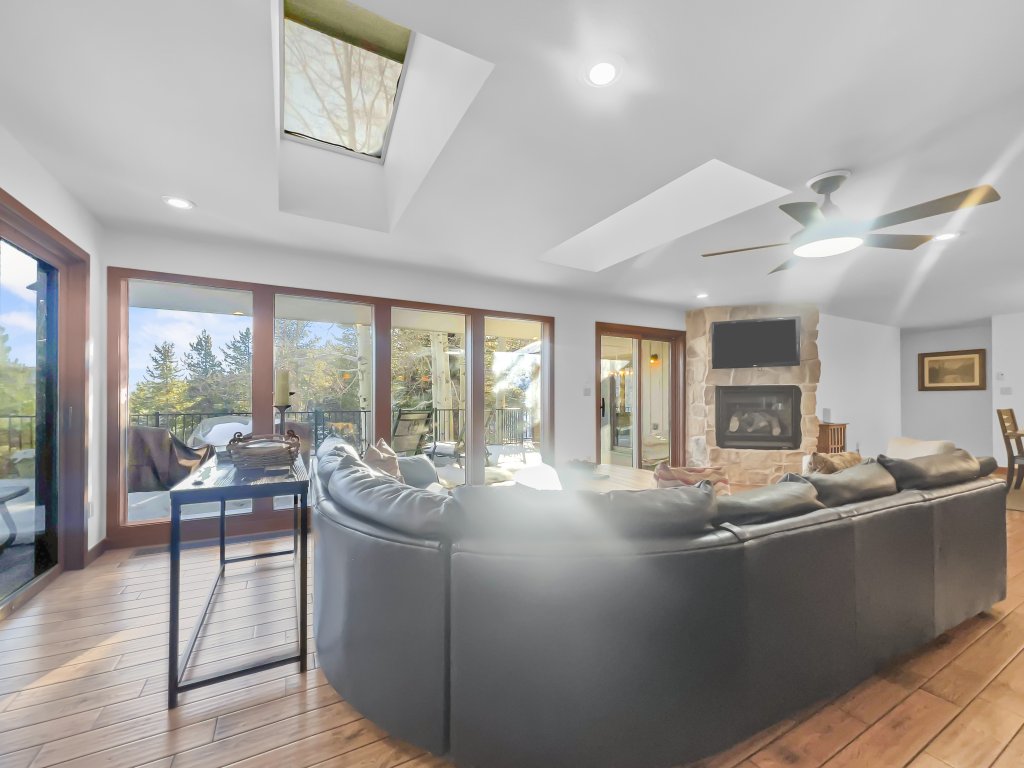208 Tenderfoot 5Br 5Ba Vacation Rental in Dillon - RedAwning