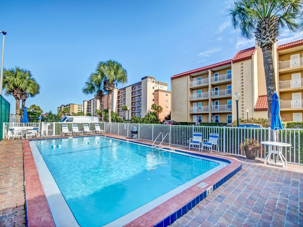 202 Atlantis Vacation Rental in Fernandina Beach - RedAwning