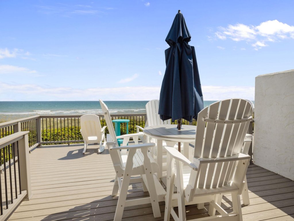 Oceans 2 Vacation Rental in North Carolina - RedAwning