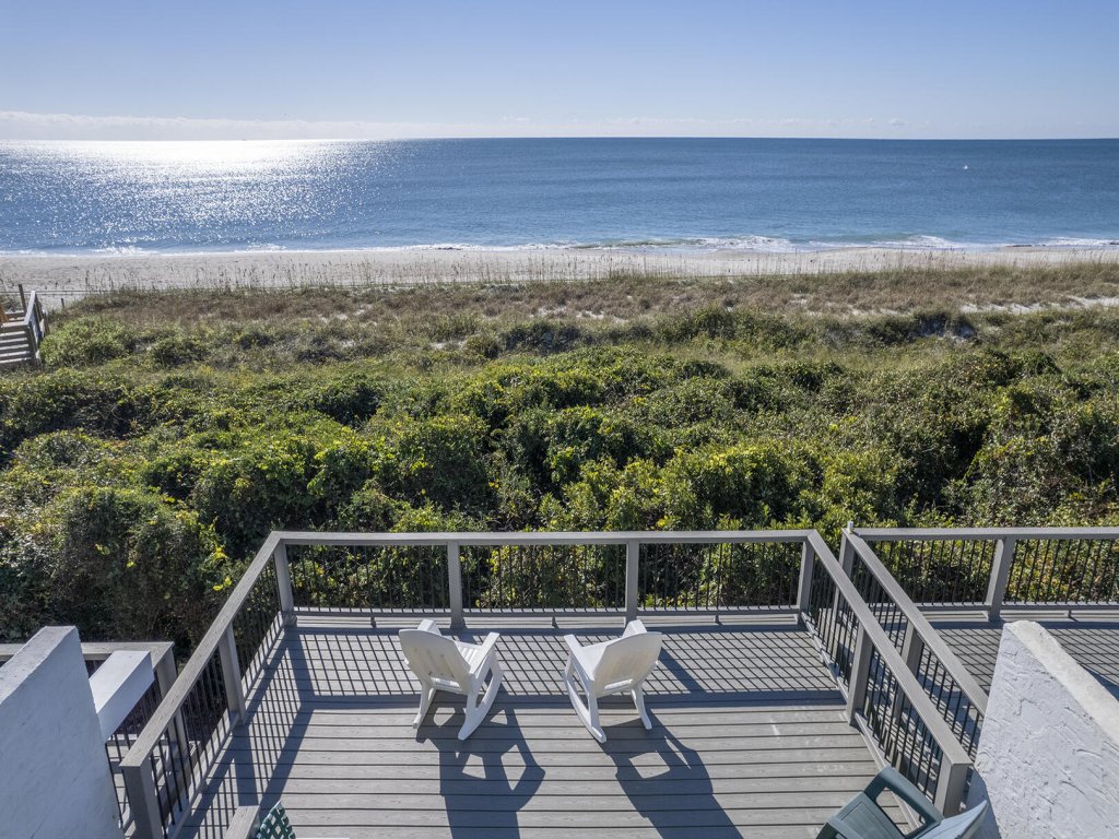 Oceans 2 Vacation Rental in North Carolina - RedAwning