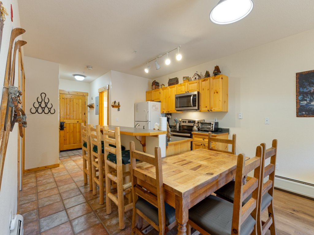 2656 Tenderfoot Lodge Vacation Rental in Keystone - RedAwning