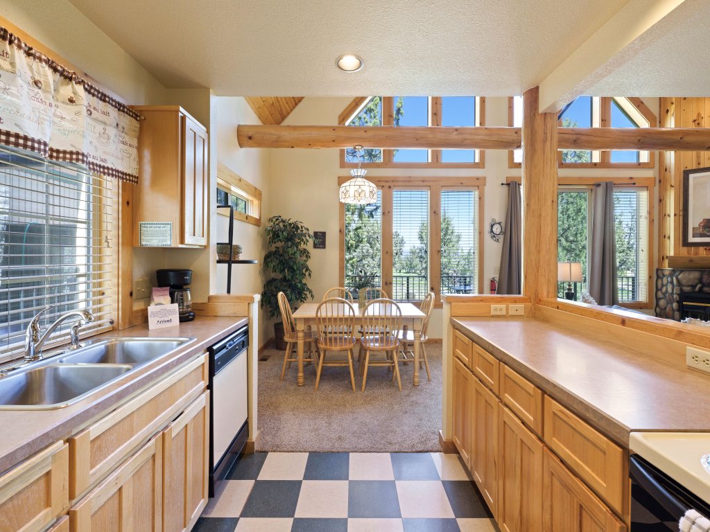 Wren Vacation Rental in Redmond - RedAwning