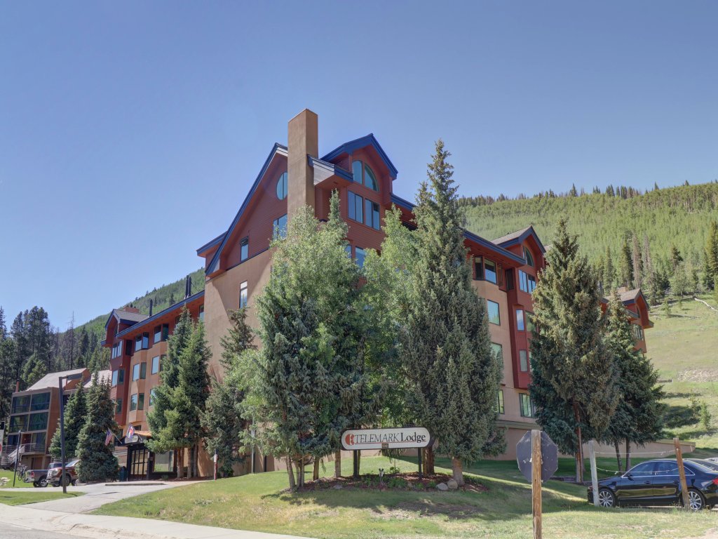 TL212 Telemark Lodge Vacation Rental in Copper Mountain - RedAwning
