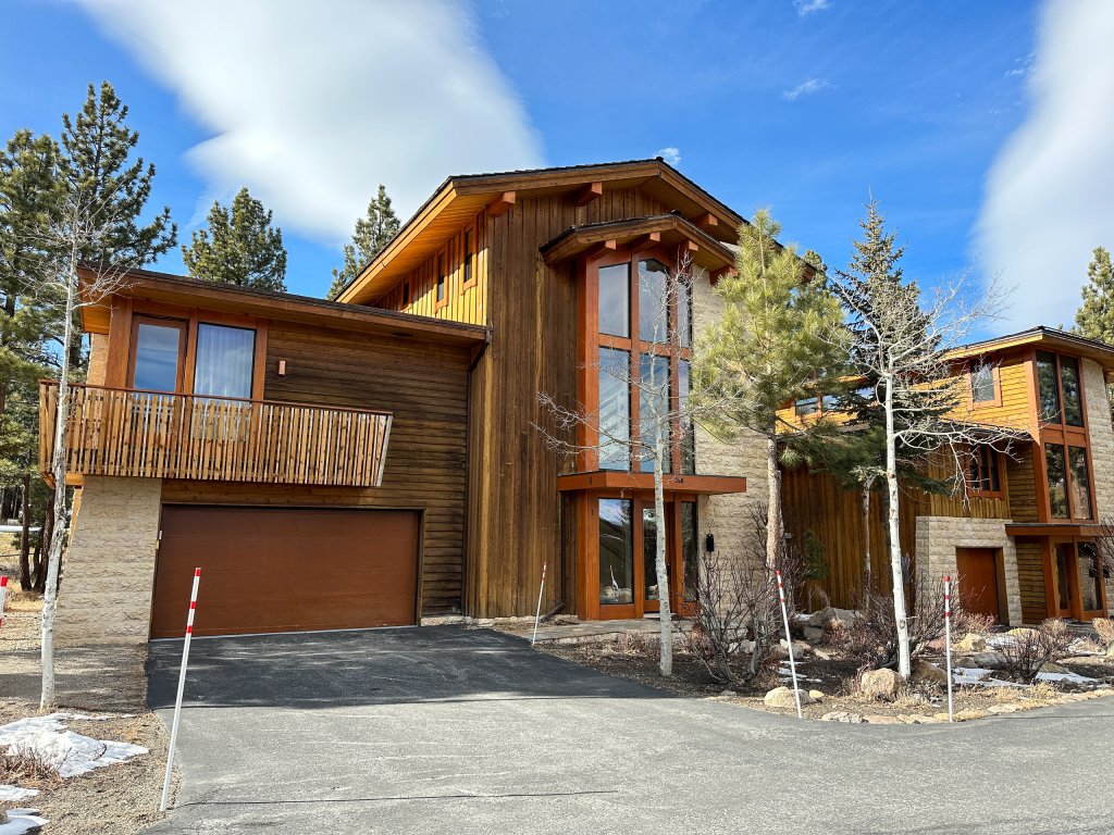 Obsidian #1 Vacation Rental in Mammoth Lakes - RedAwning