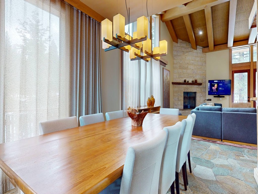 Obsidian #1 Vacation Rental in Mammoth Lakes - RedAwning