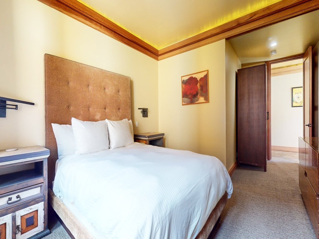 Obsidian #1 Vacation Rental in Mammoth Lakes - RedAwning