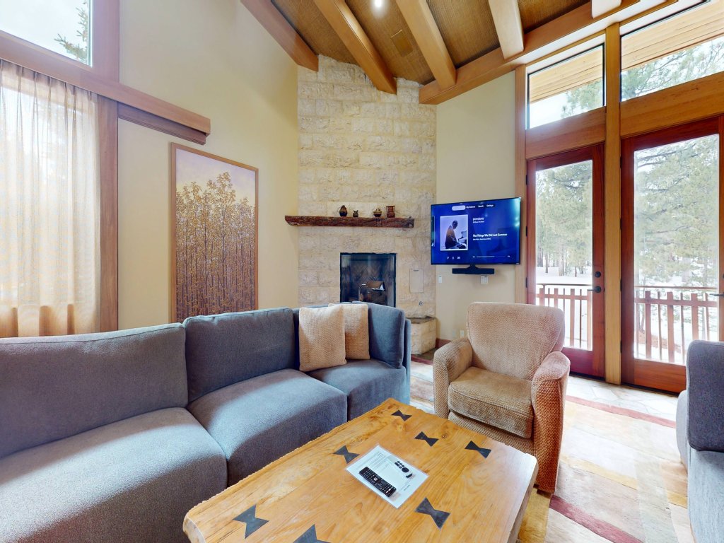 Obsidian #1 Vacation Rental in Mammoth Lakes - RedAwning
