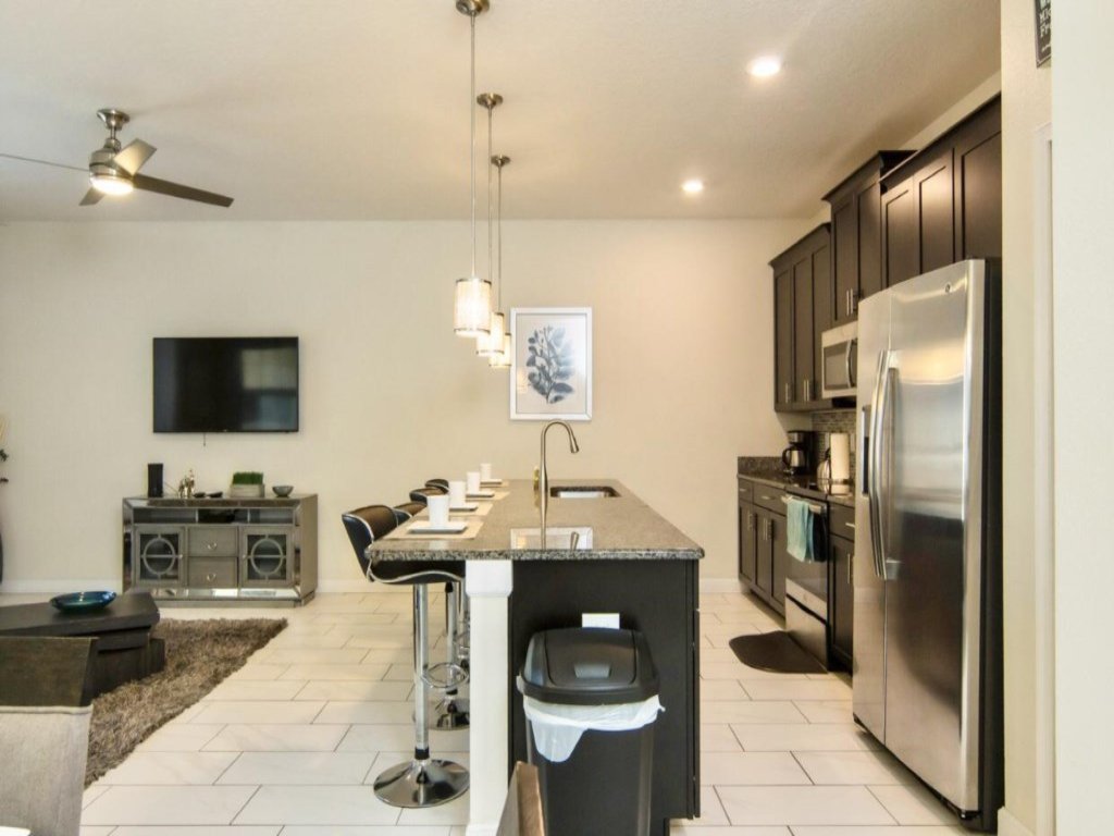 Family Townhome near Disney! Patio w/Pvt Splash Pool, Modern Decor,Free wifi, Resort w/waterpark! Vacation Rental in Kissimmee - RedAwning