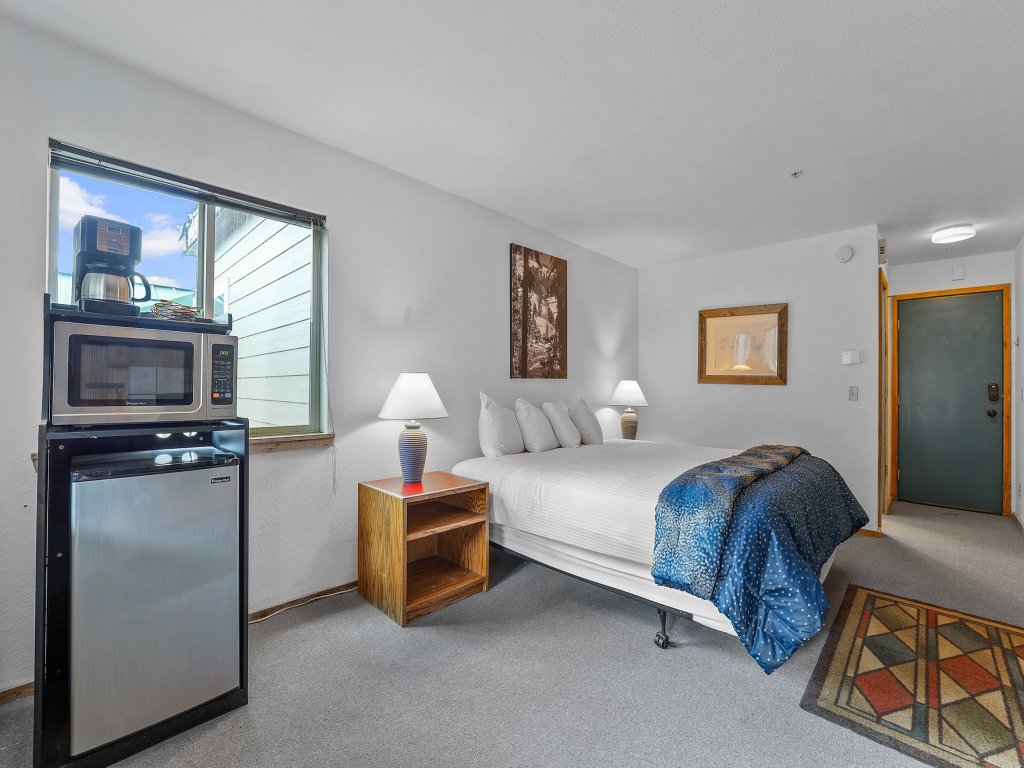 Cozy Kirkwood Condo – The Meadows 2 Bedroom Vacation Rental in Kirkwood - RedAwning