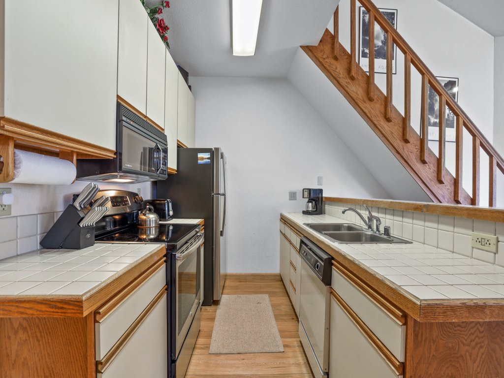 Sierra Cabin Condo – Sun Meadows 1 Bedroom+Loft Vacation Rental in Kirkwood - RedAwning