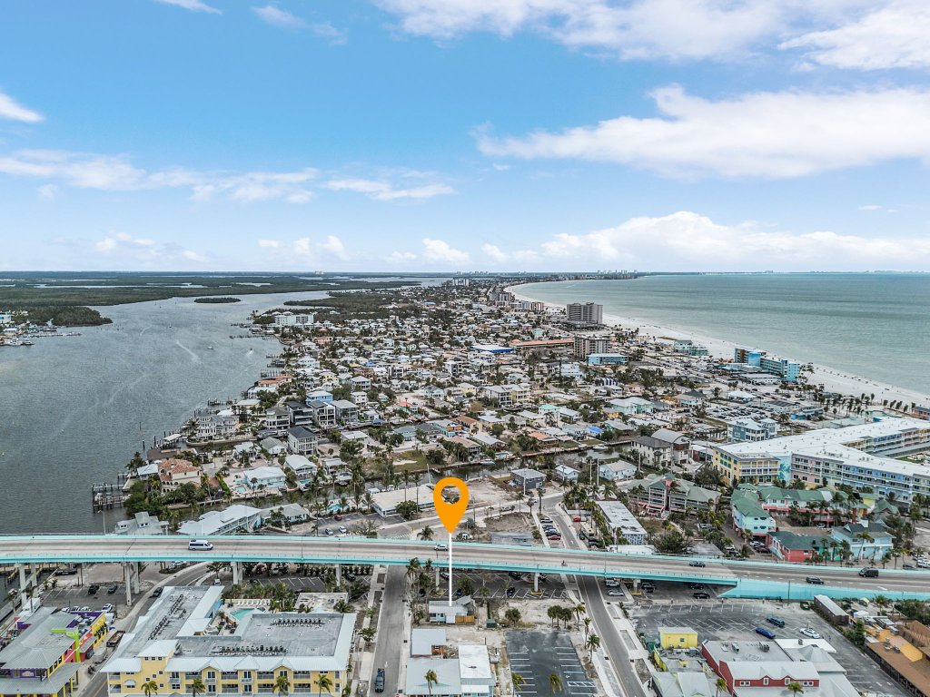1030 Cabana Azul Charming 1BR Cottage Near Times Square & Beach Vacation Rental in Fort Myers Beach - RedAwning