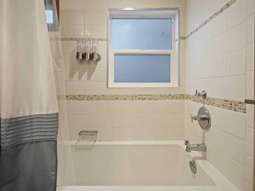 NW Nest 30 Day Minimum Vacation Rental in Bend - RedAwning