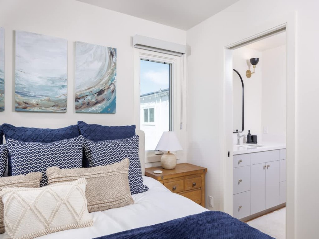 123 30th St B | New Chic Remodel w/ Rooftop Deck Vacation Rental in Newport Beach - RedAwning