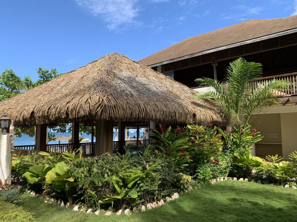 2-bedroom Apt in an Ocean Front Resort in Jamaica - Enjoy 7 miles of White Sand Beach! Vacation Rental - RedAwning