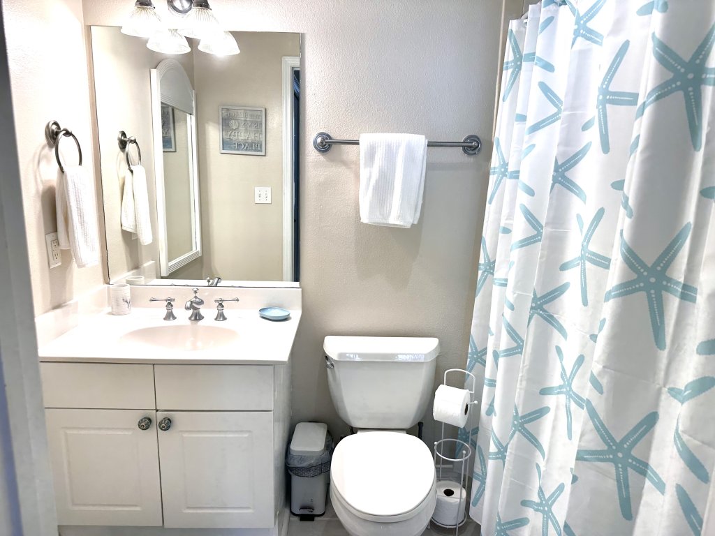 Sunshine Daydream Vacation Rental in Navarre - RedAwning