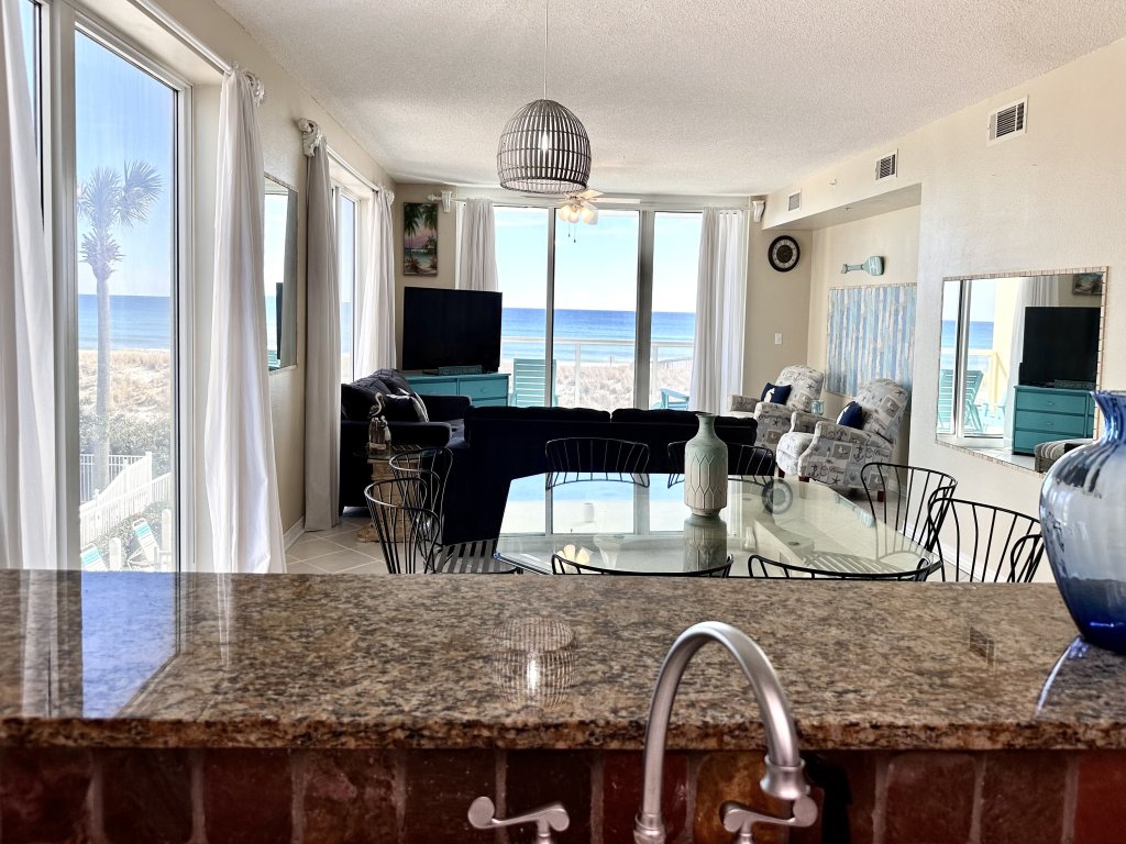 Sunshine Daydream Vacation Rental in Navarre - RedAwning