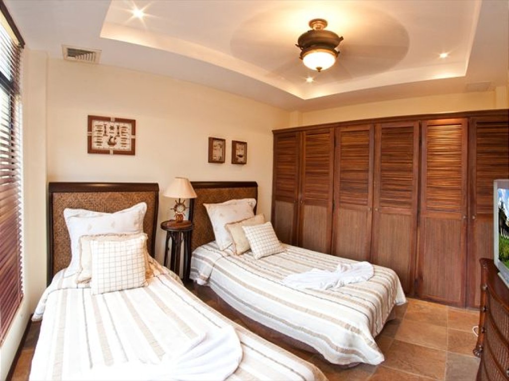 HERMOSA PALMS #1 Vacation Rental - RedAwning