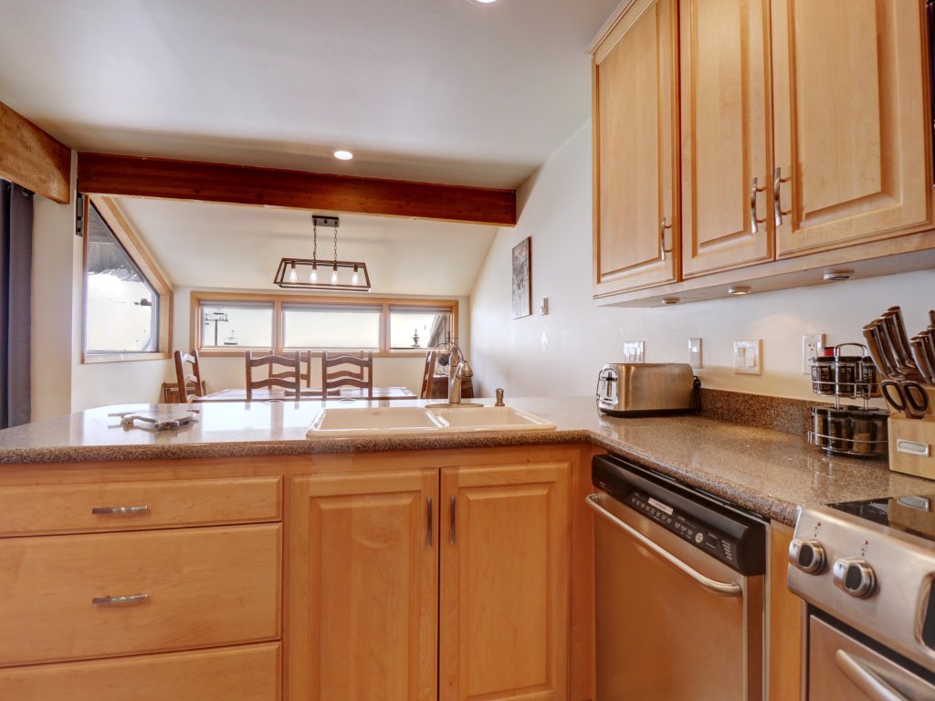 VP-C211 Village Point Vacation Rental in Copper Mountain - RedAwning