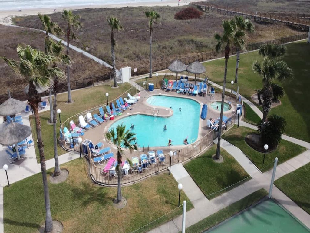 * Gas BBQ * Heated Pool * Direct Beach  Very Large Vacation Rental in South Padre Island - RedAwning