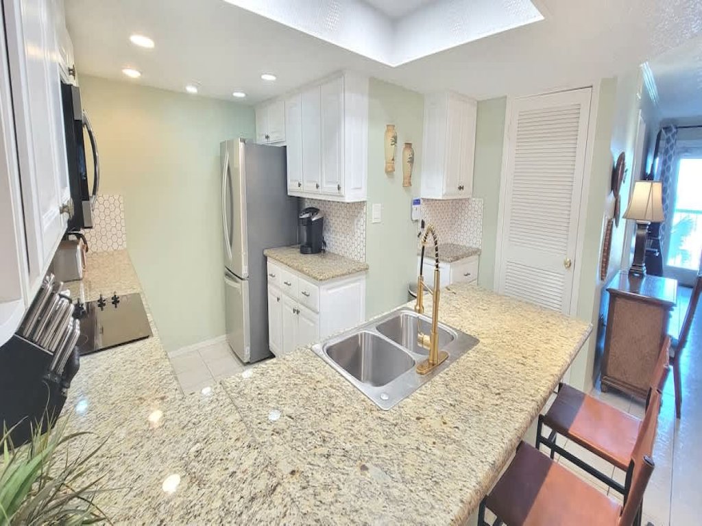 * Gas BBQ * Heated Pool * Direct Beach  Very Large Vacation Rental in South Padre Island - RedAwning