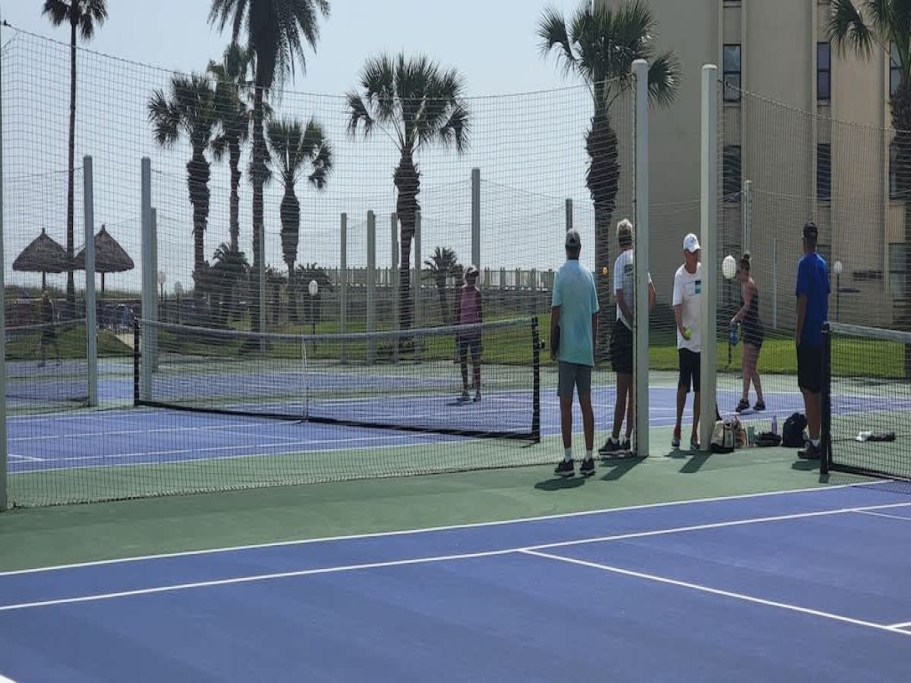 * Gas BBQ * Heated Pool * Direct Beach  Very Large Vacation Rental in South Padre Island - RedAwning