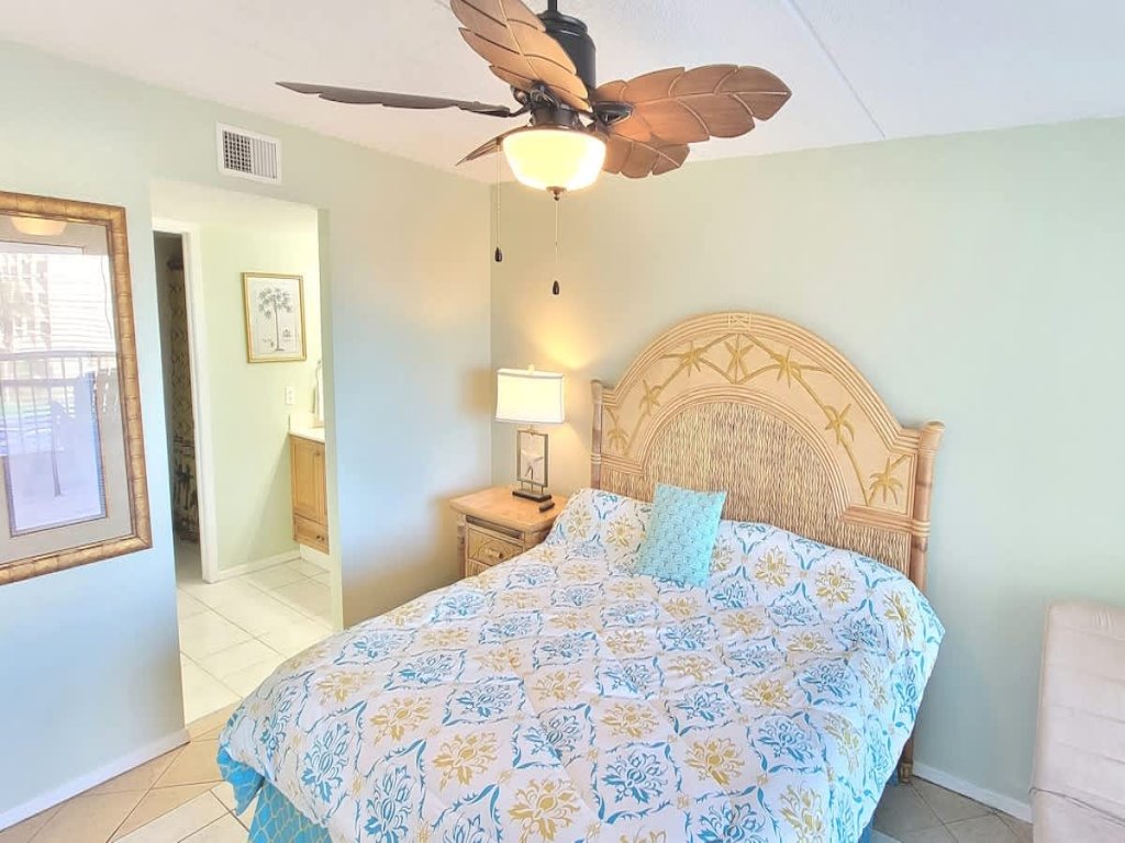 * Gas BBQ * Heated Pool * Direct Beach  Very Large Vacation Rental in South Padre Island - RedAwning