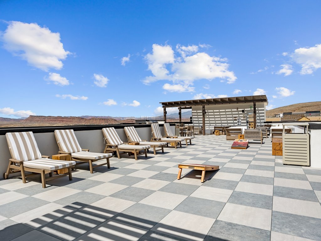 Desert Disney Vacation Rental in Utah - RedAwning