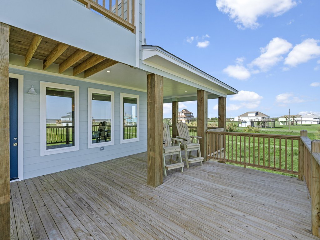 The Big Shore Vacation Rental in Texas - RedAwning