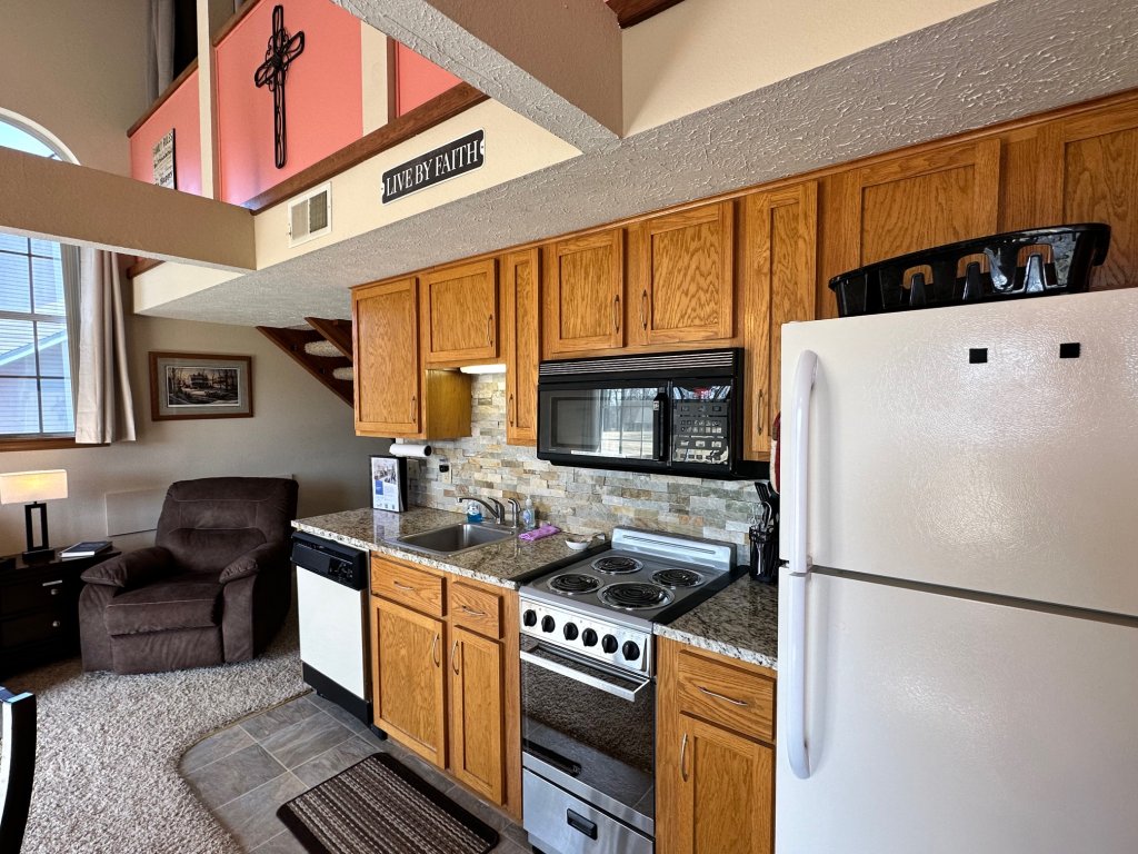 FC18-8 -Dreamers Delight Vacation Rental in Branson - RedAwning