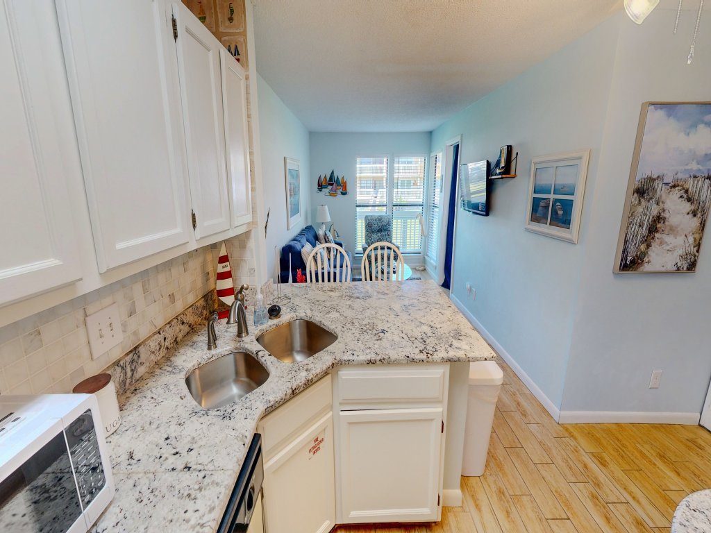 Sandpiper Cove 8122 Vacation Rental in Destin - RedAwning