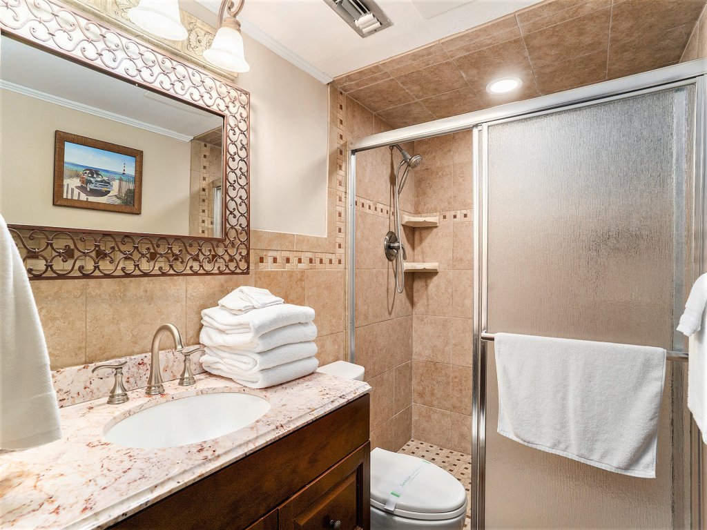 1410 Waters Edge Resort Vacation Rental in Garden City - RedAwning