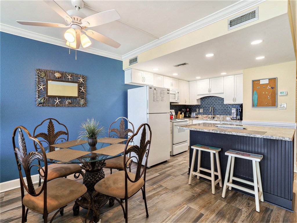 1410 Waters Edge Resort Vacation Rental in Garden City - RedAwning