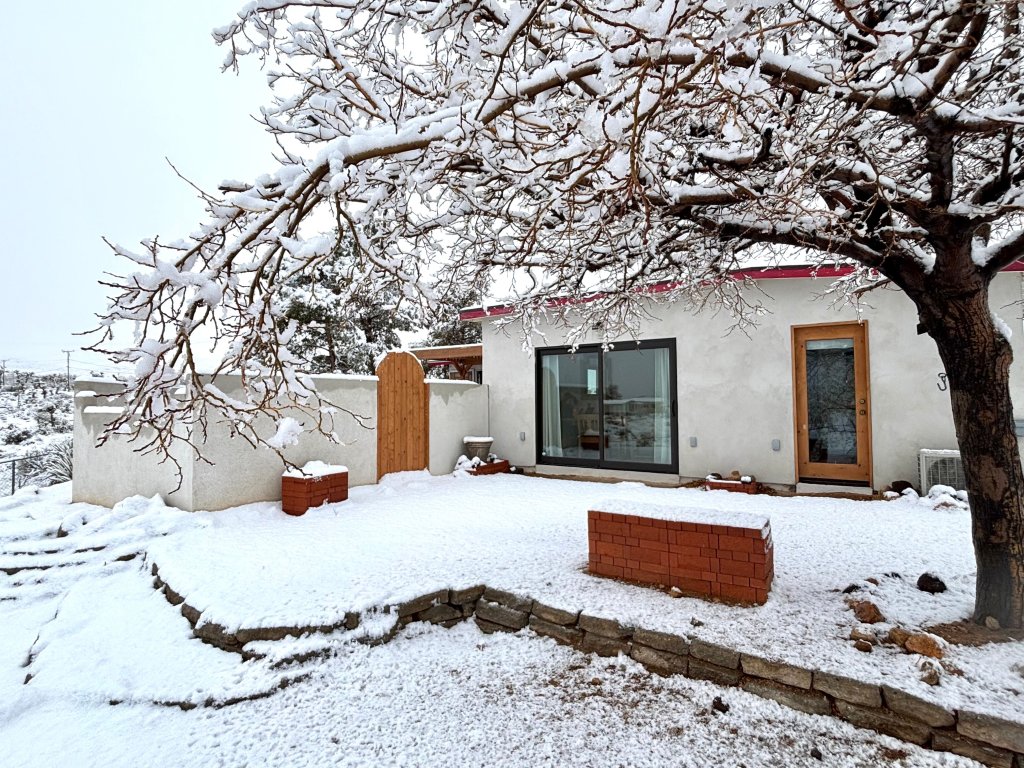 Mesa View Homestead - Cozy, 360 Views & Tranquility! Vacation Rental in California - RedAwning