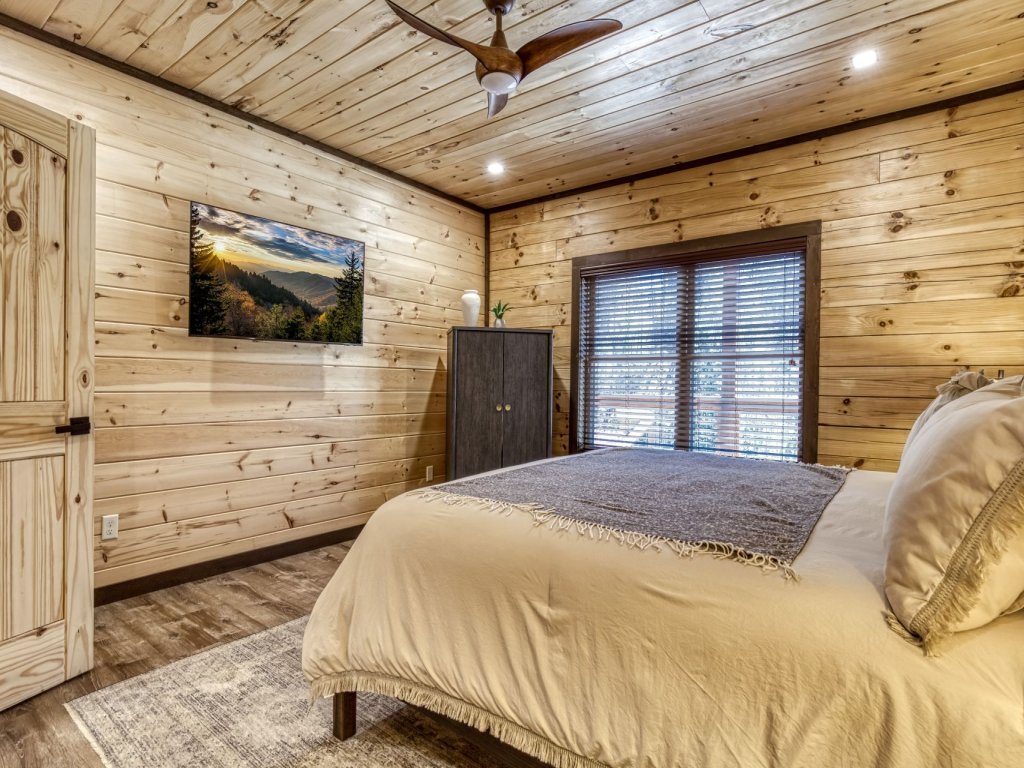 ER29 - Pop's Perch Vacation Rental in Pigeon Forge - RedAwning