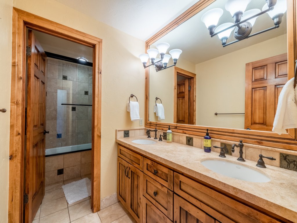 Golden Eagle Home - Luxury Homes by Stein Collection Vacation Rental in Park City - RedAwning