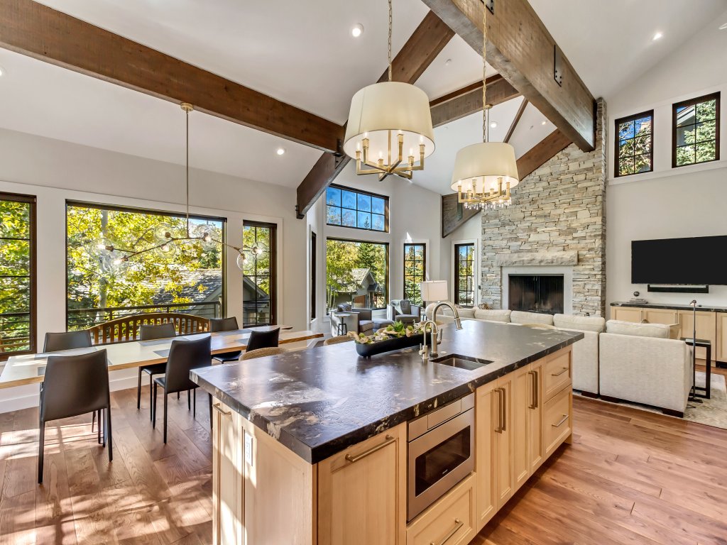 Bellemont Home Blue Sky Home- Luxury Homes by Stein Collection Vacation Rental in Park City - RedAwning