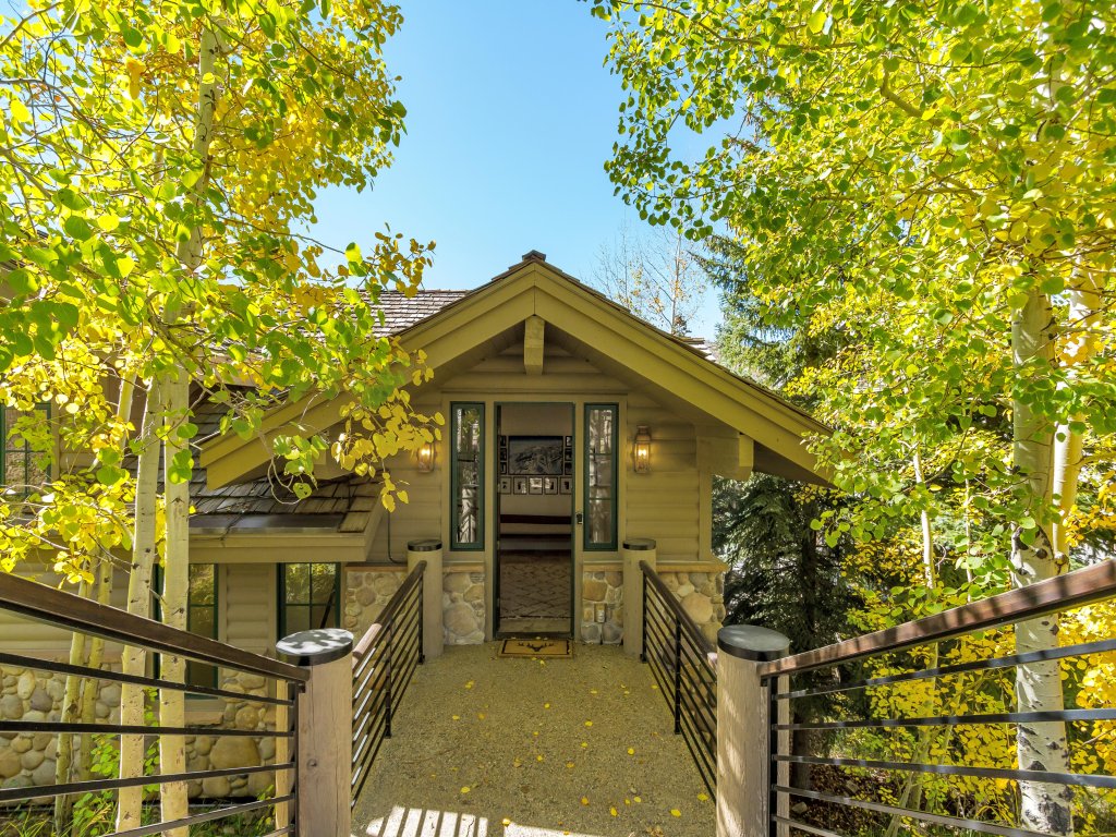 Bellemont Home Blue Sky Home- Luxury Homes by Stein Collection Vacation Rental in Park City - RedAwning