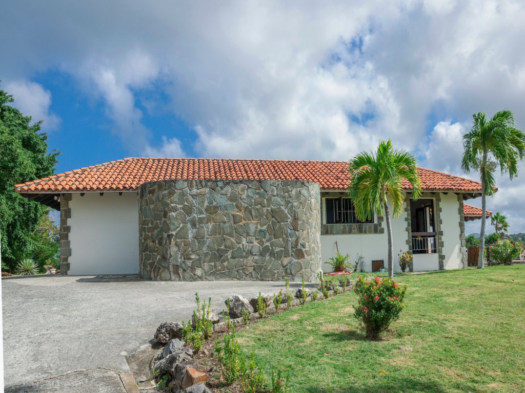 Calypso Court (1 bedroom rate) Vacation Rental - RedAwning