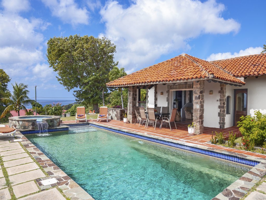 Calypso Court (1 bedroom rate) Vacation Rental - RedAwning