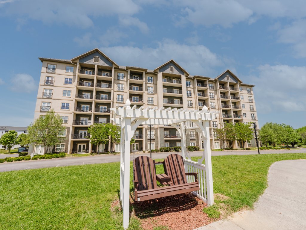 A Sleepy Bear Getaway Vacation Rental in Pigeon Forge - RedAwning